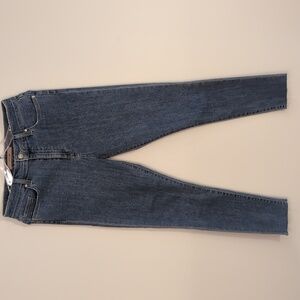 JOE's Jeans 5-Pocket Straight Leg Jeans - Style GBJDSA5748 - Size  28 x 27.5"